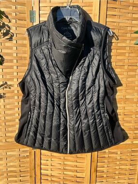 🐾2/$8- Calvin Klein Black Quilted Asymmetrical Zip Vest